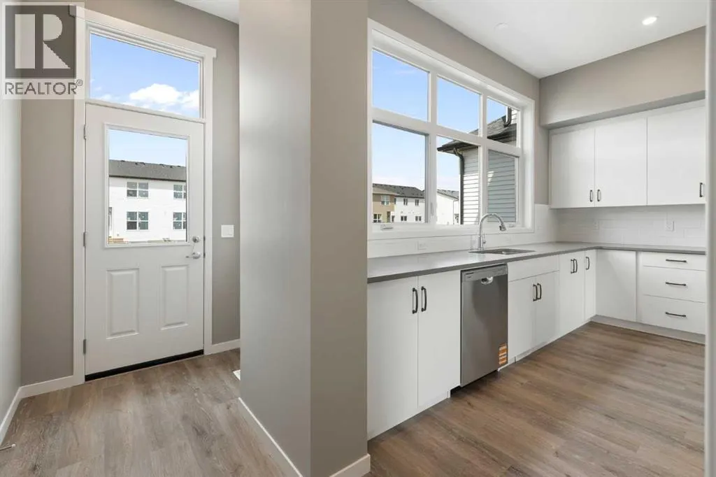 415 Hotchkiss Manor SE