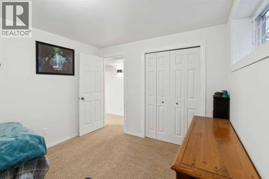 251 Everwillow Close SW