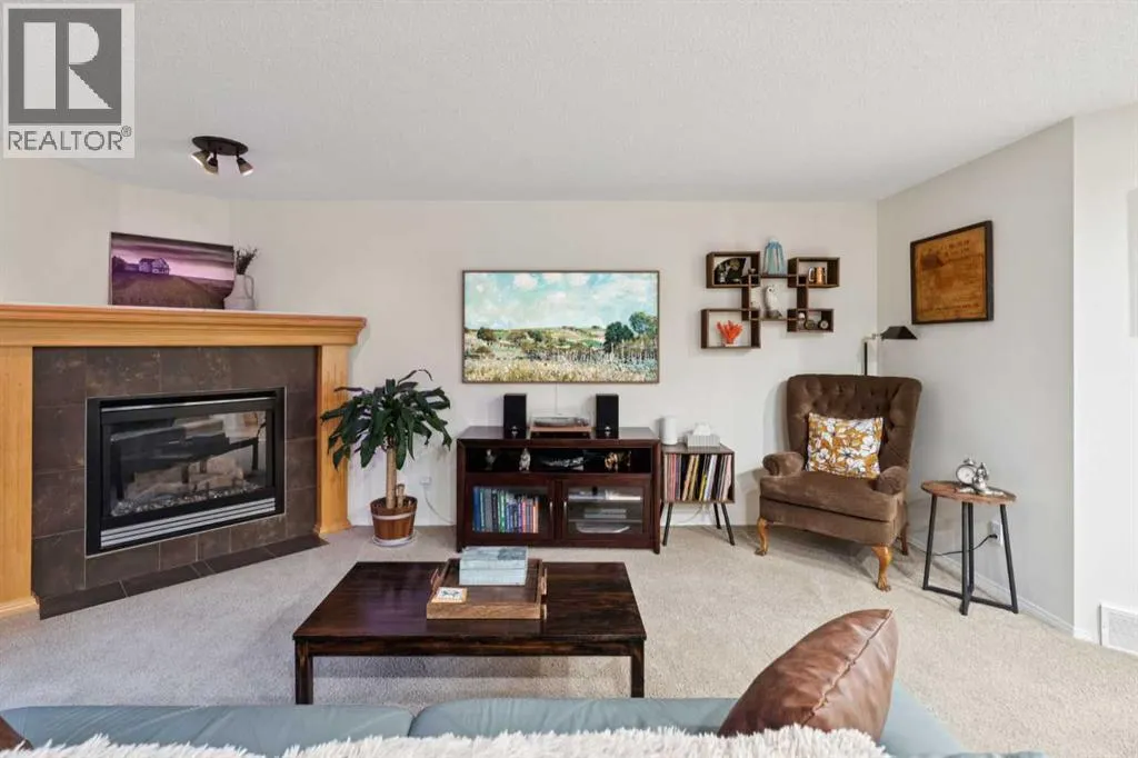 251 Everwillow Close SW