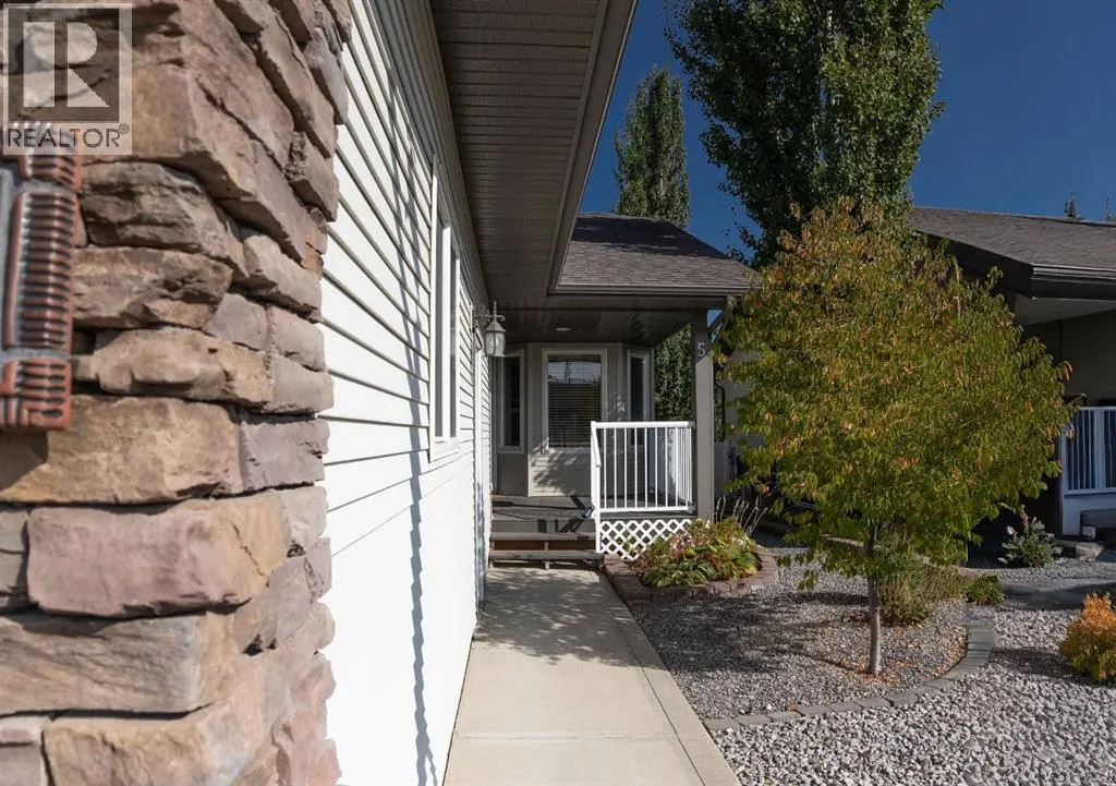 5 Victor Close
