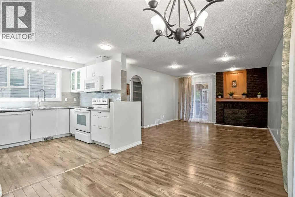 29 Woodglen Crescent SW