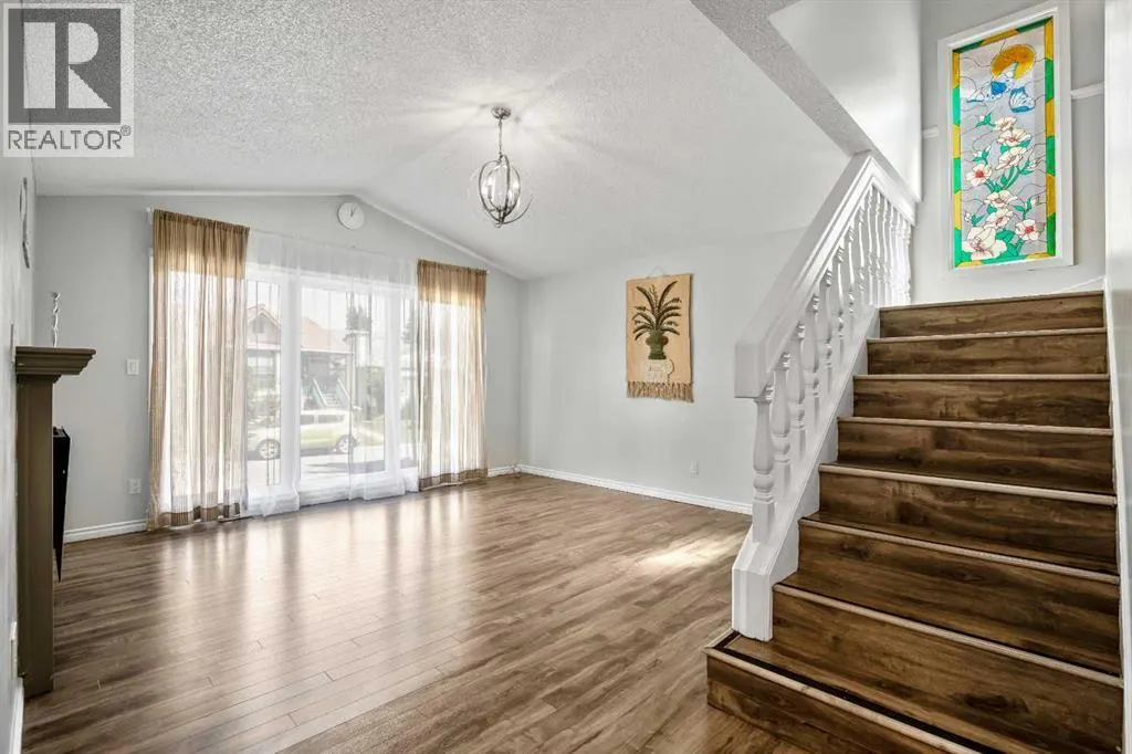 29 Woodglen Crescent SW