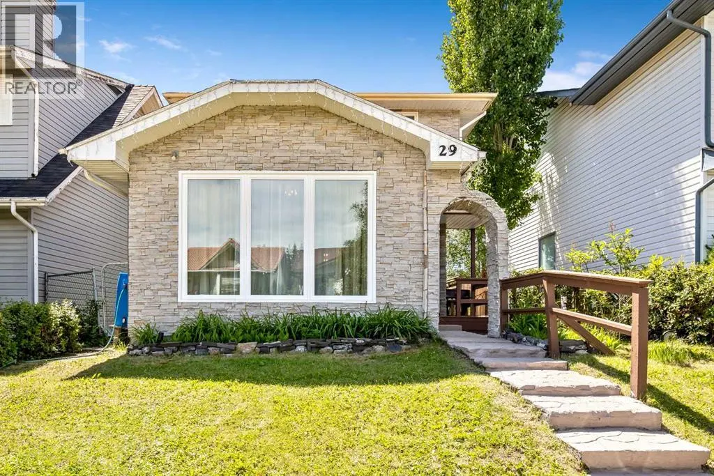 29 Woodglen Crescent SW