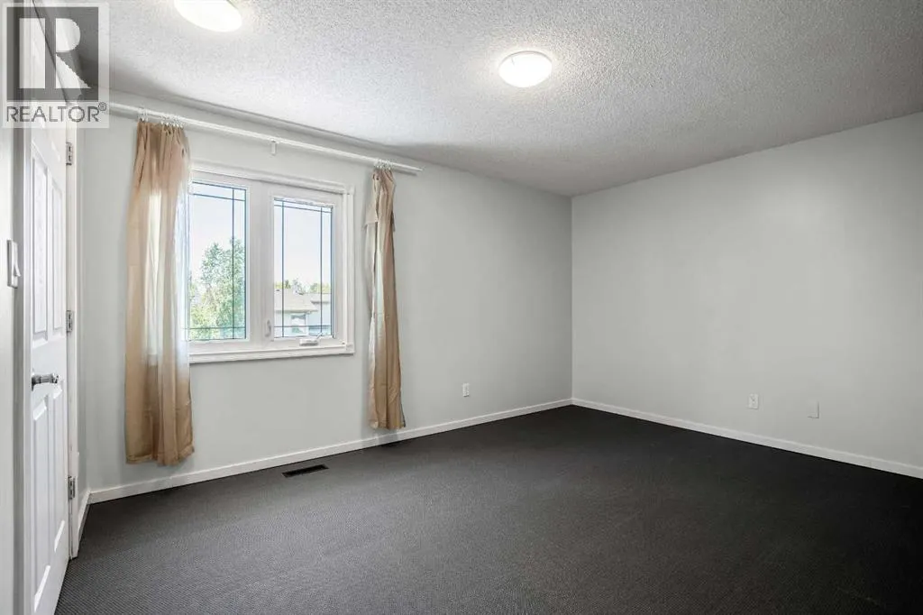 29 Woodglen Crescent SW