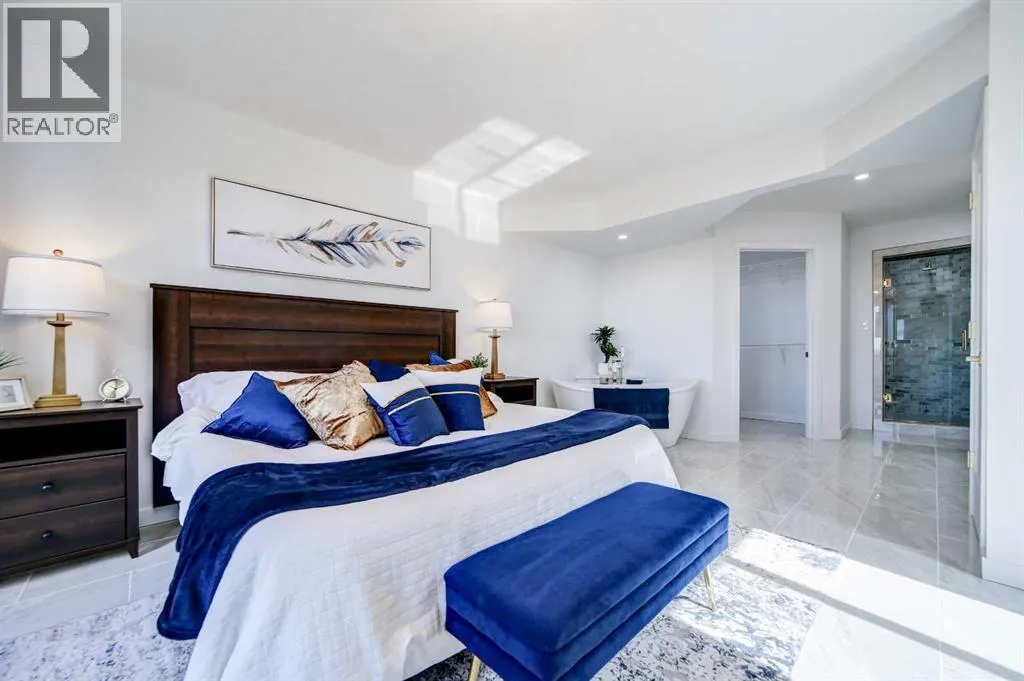10 Sunset Crescent