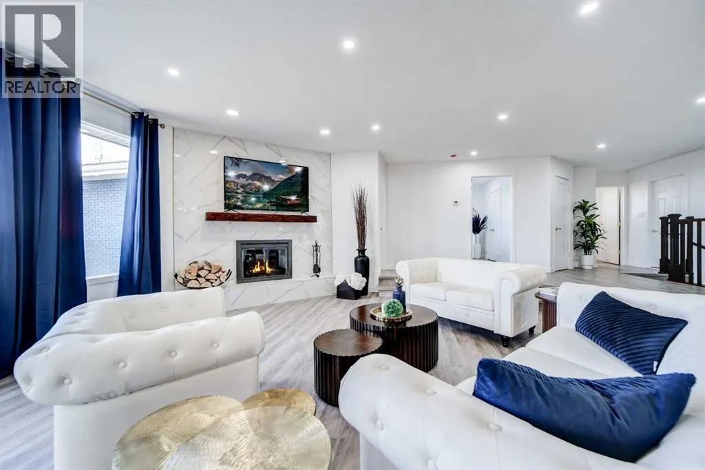 10 Sunset Crescent