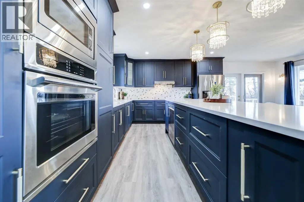 10 Sunset Crescent