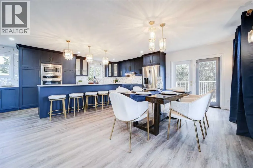 10 Sunset Crescent