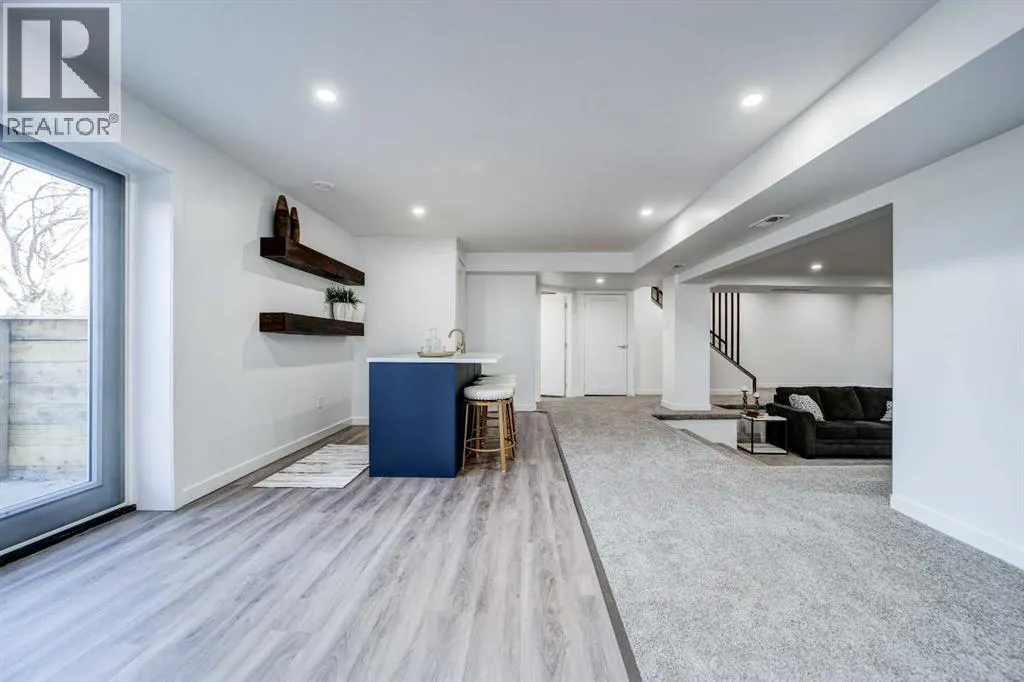 10 Sunset Crescent