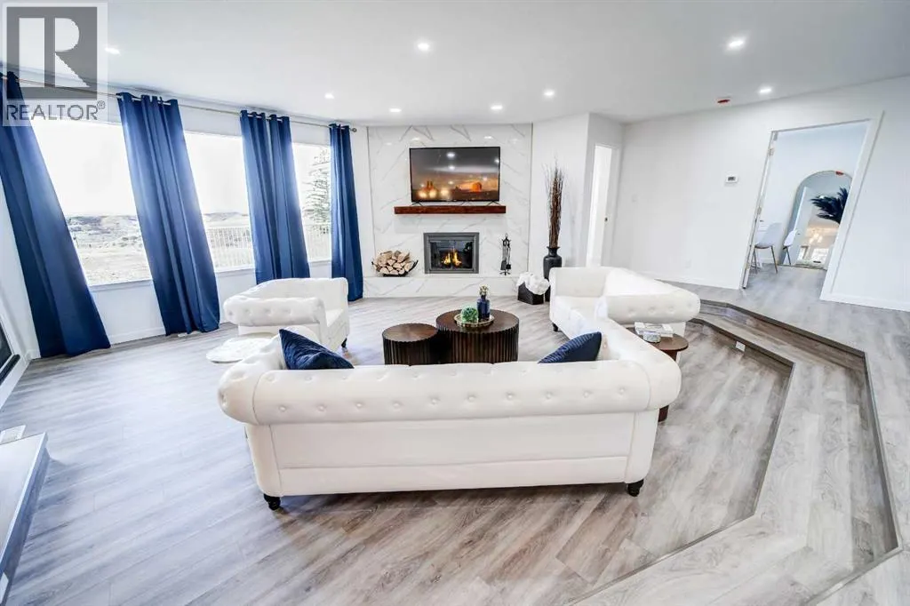 10 Sunset Crescent