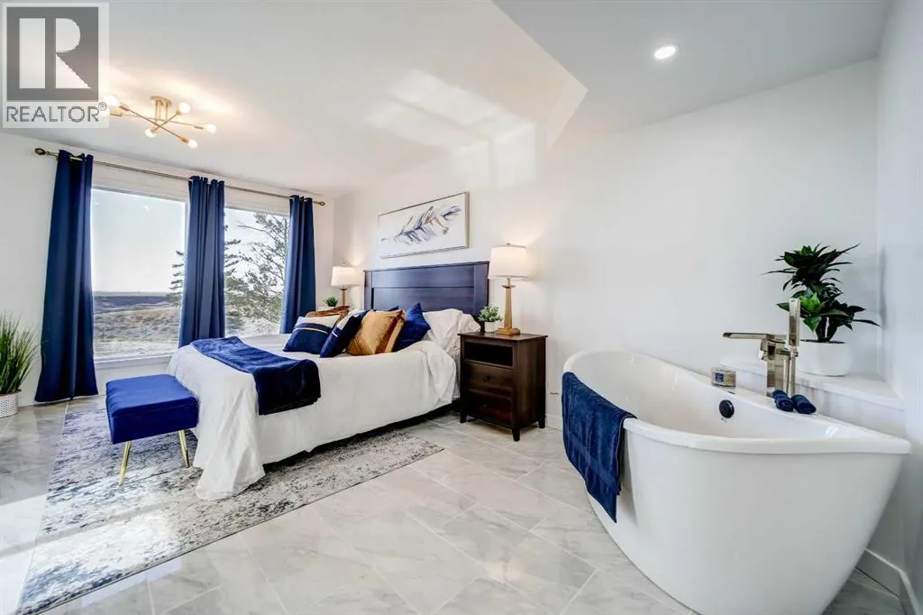 10 Sunset Crescent