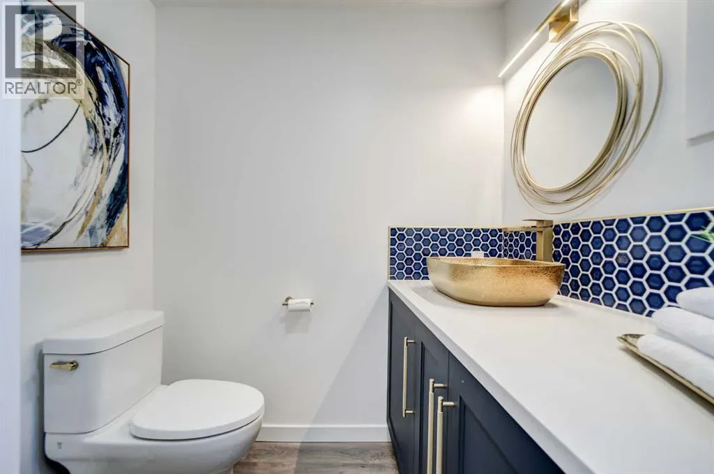 10 Sunset Crescent