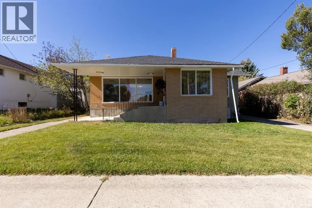257 2 Street W