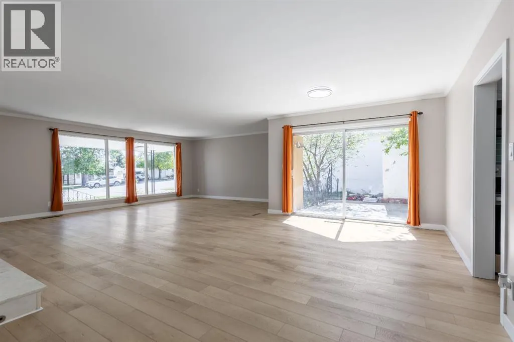 257 2 Street W