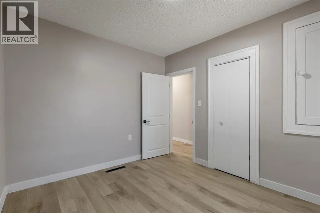 257 2 Street W