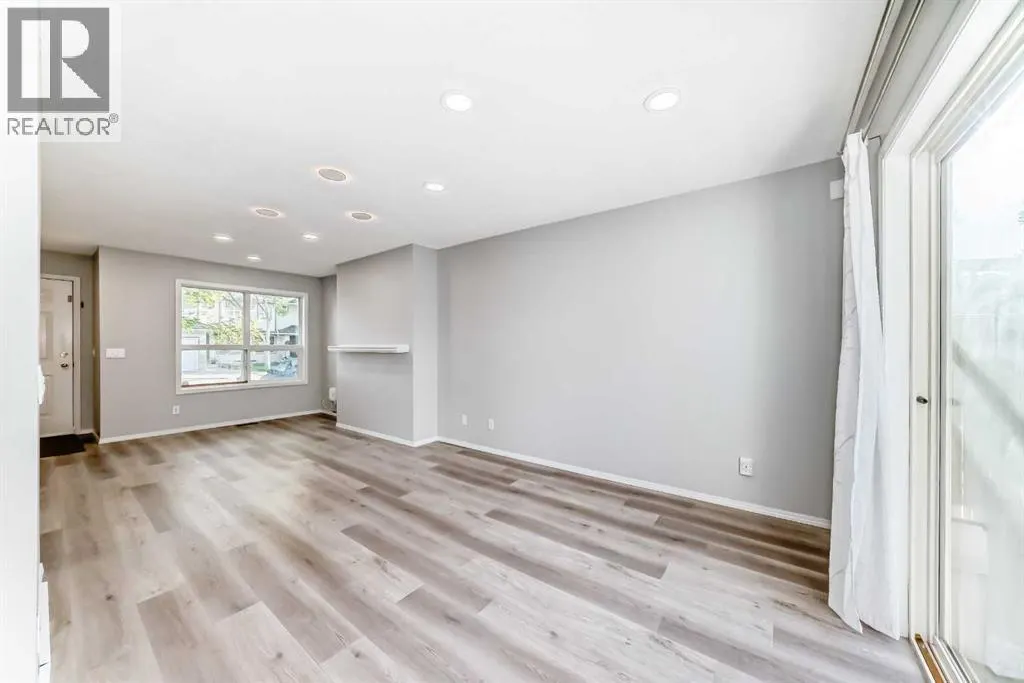 215 Harvest Gold Place NE