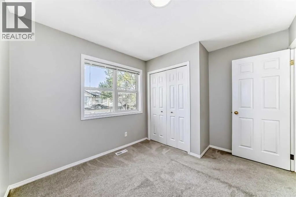 215 Harvest Gold Place NE