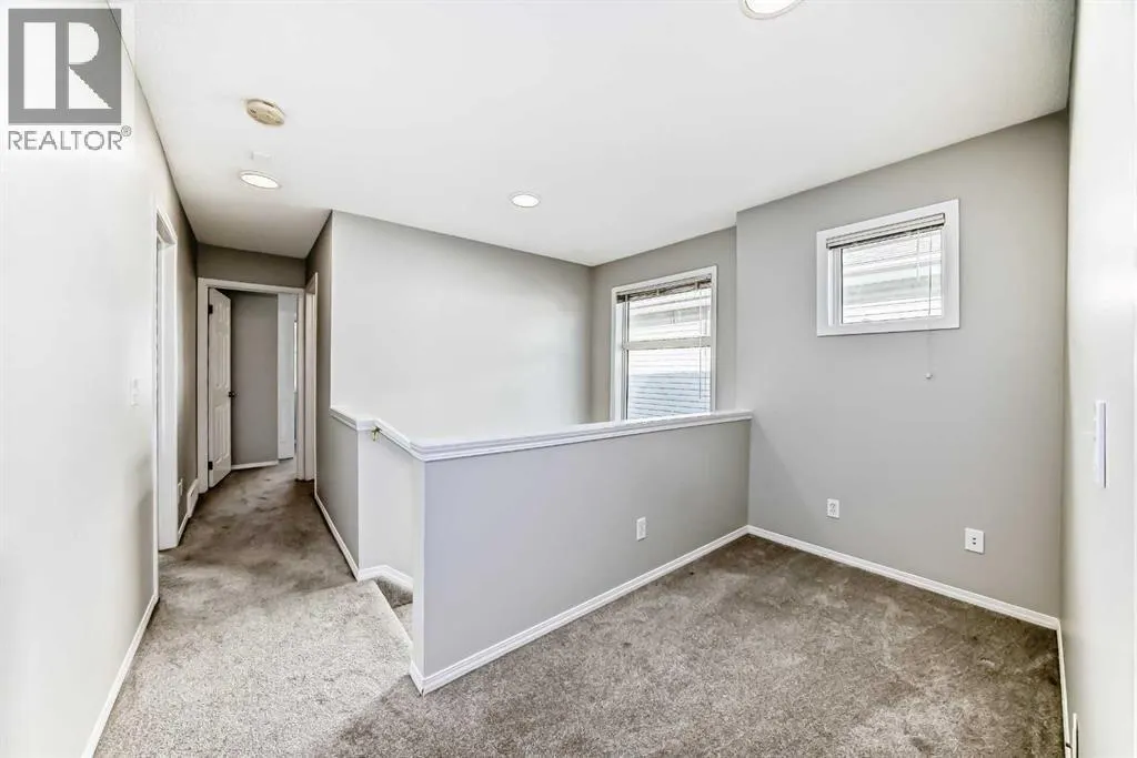 215 Harvest Gold Place NE