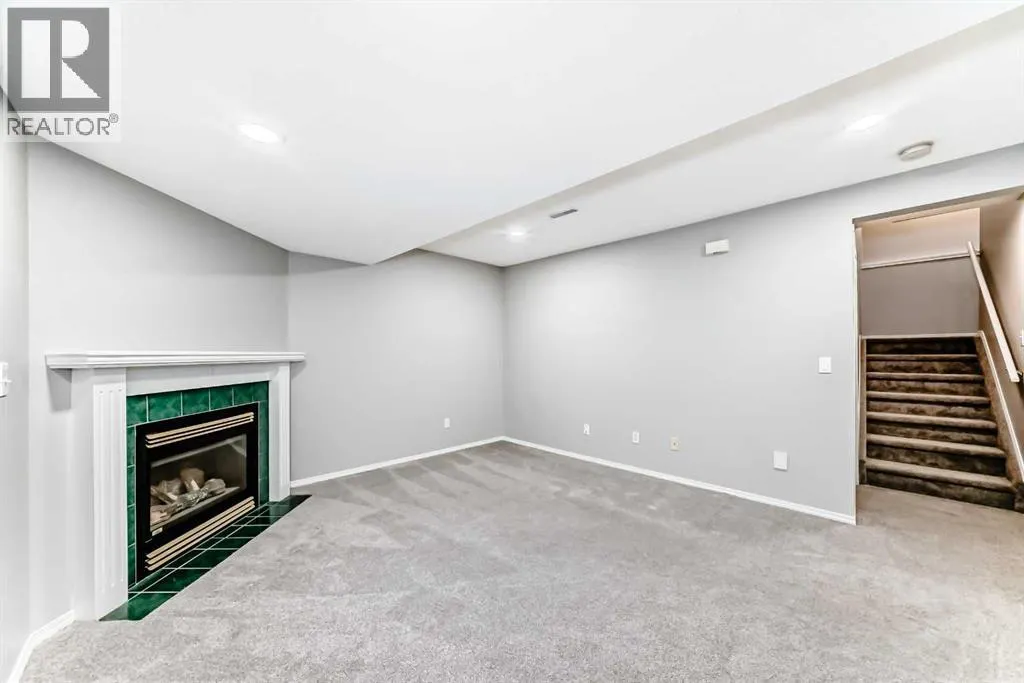 215 Harvest Gold Place NE