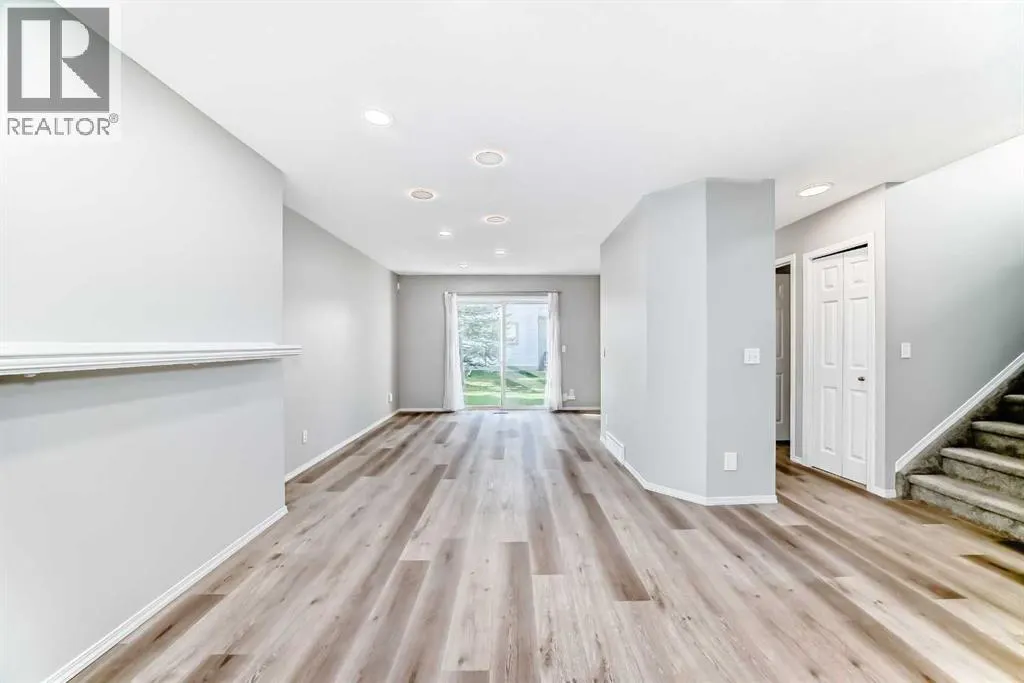 215 Harvest Gold Place NE