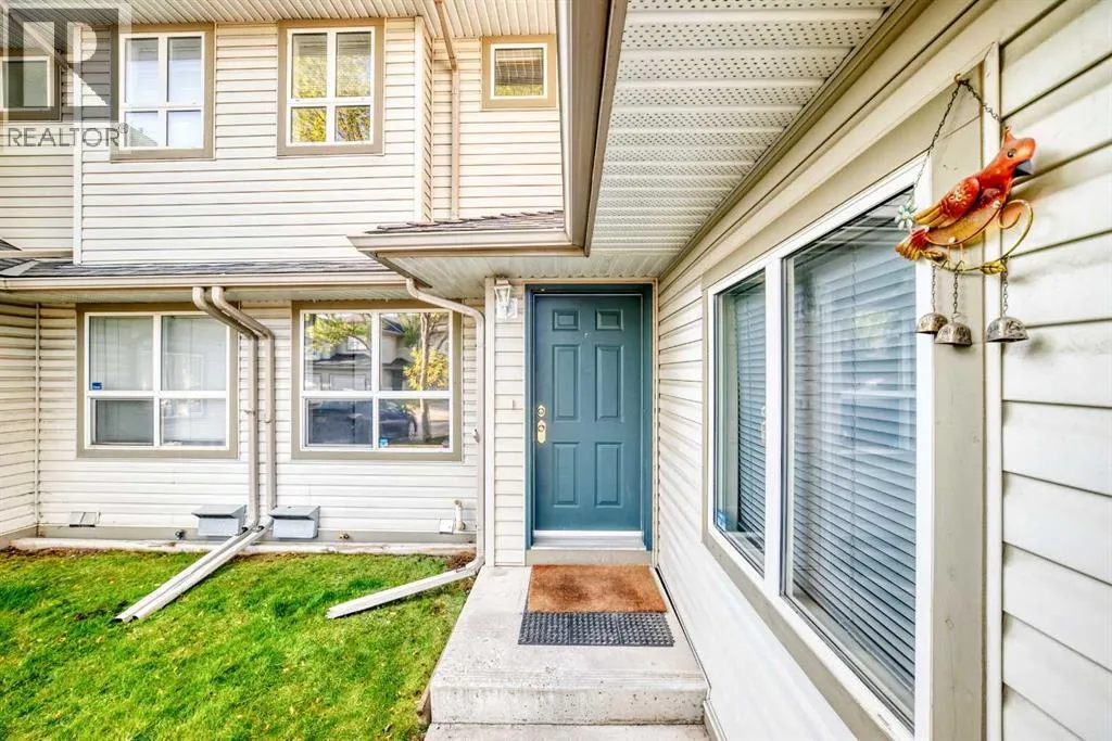215 Harvest Gold Place NE