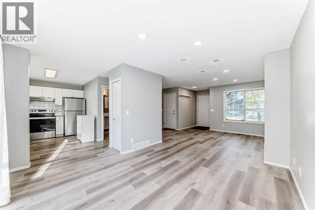 215 Harvest Gold Place NE