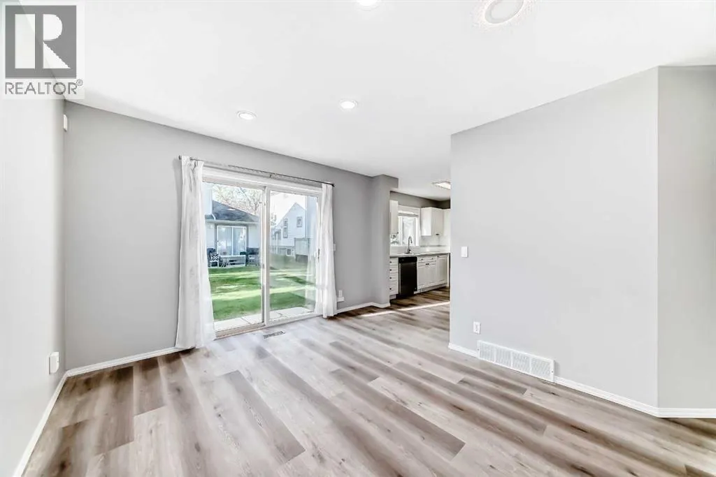 215 Harvest Gold Place NE