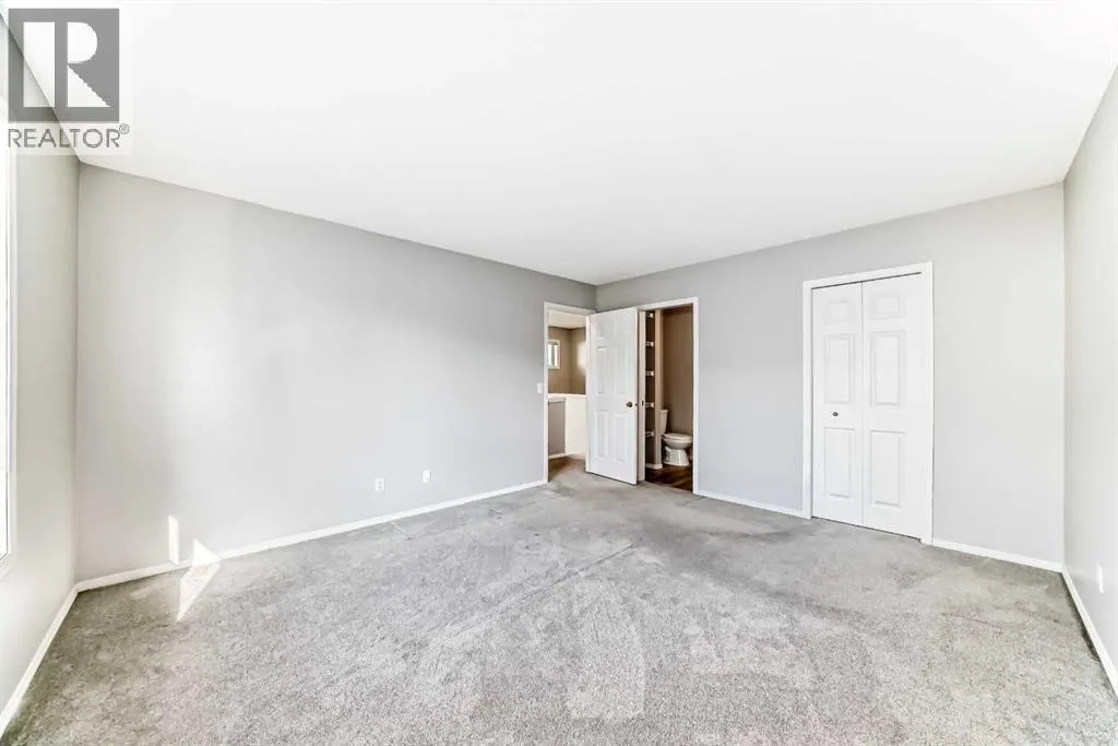 215 Harvest Gold Place NE