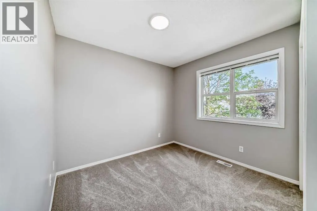 215 Harvest Gold Place NE