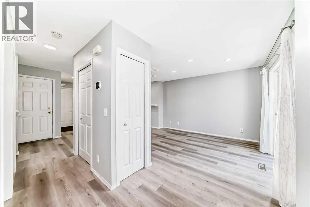 215 Harvest Gold Place NE