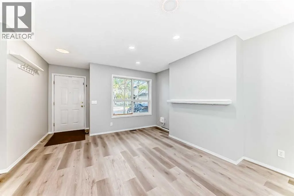 215 Harvest Gold Place NE