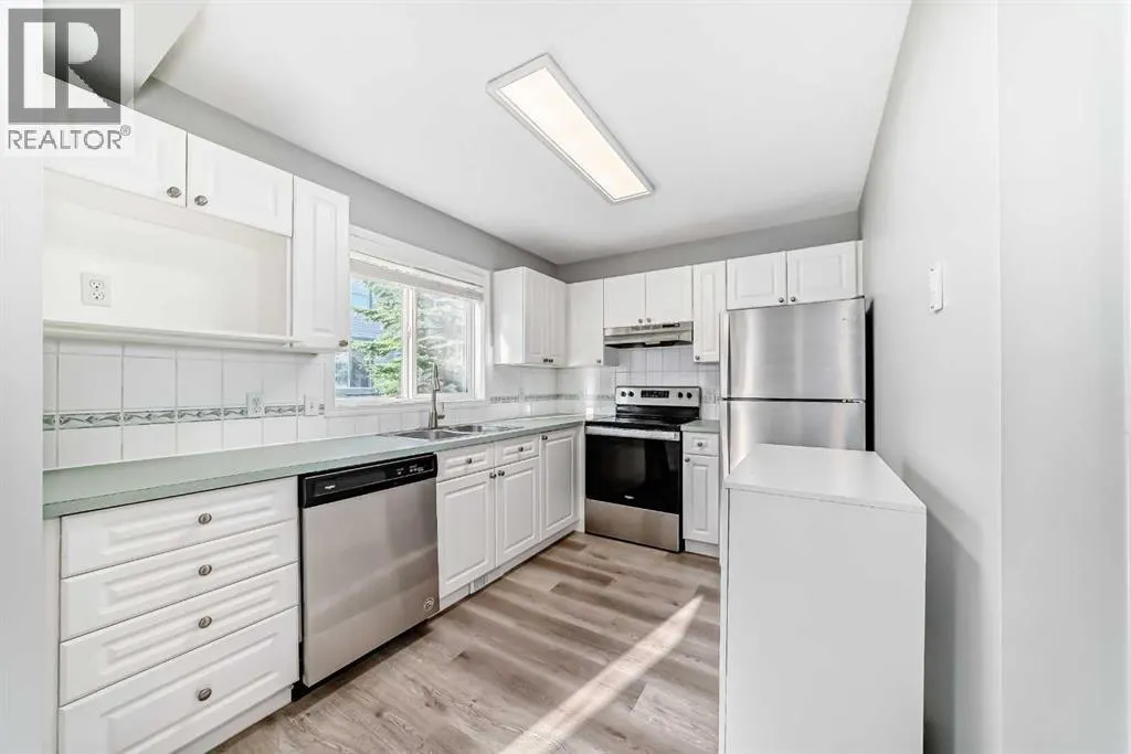 215 Harvest Gold Place NE