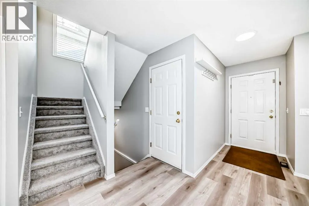 215 Harvest Gold Place NE