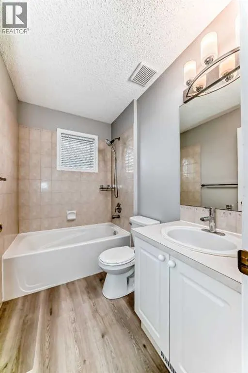 215 Harvest Gold Place NE