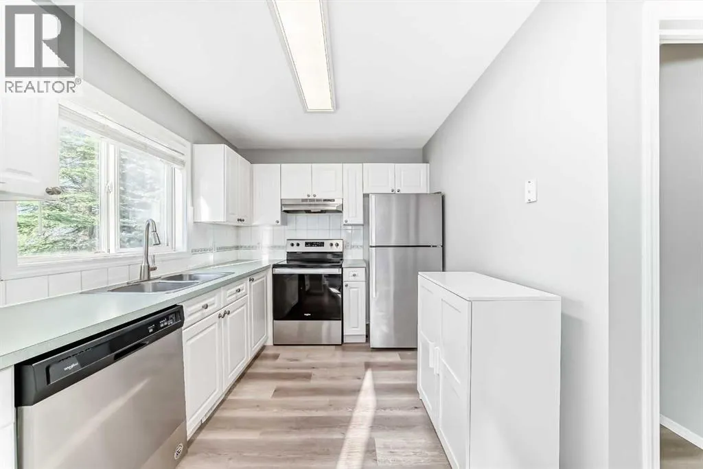 215 Harvest Gold Place NE