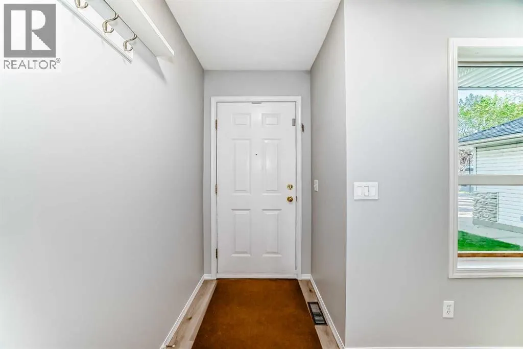 215 Harvest Gold Place NE