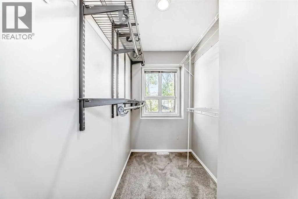 215 Harvest Gold Place NE