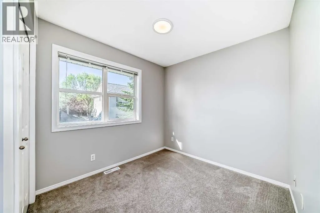215 Harvest Gold Place NE