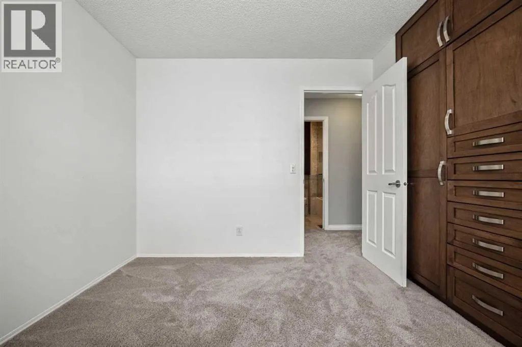 7826 Springbank Way SW