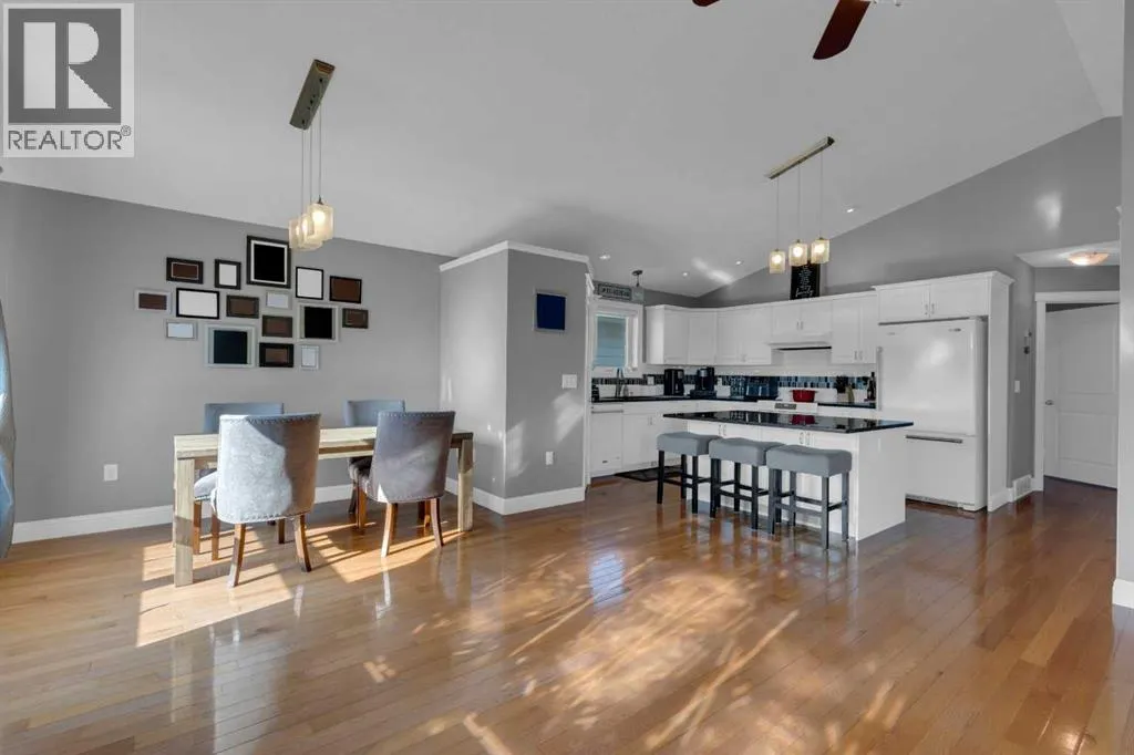 212 3 Street N