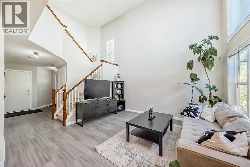 202 Bridlewood Court SW