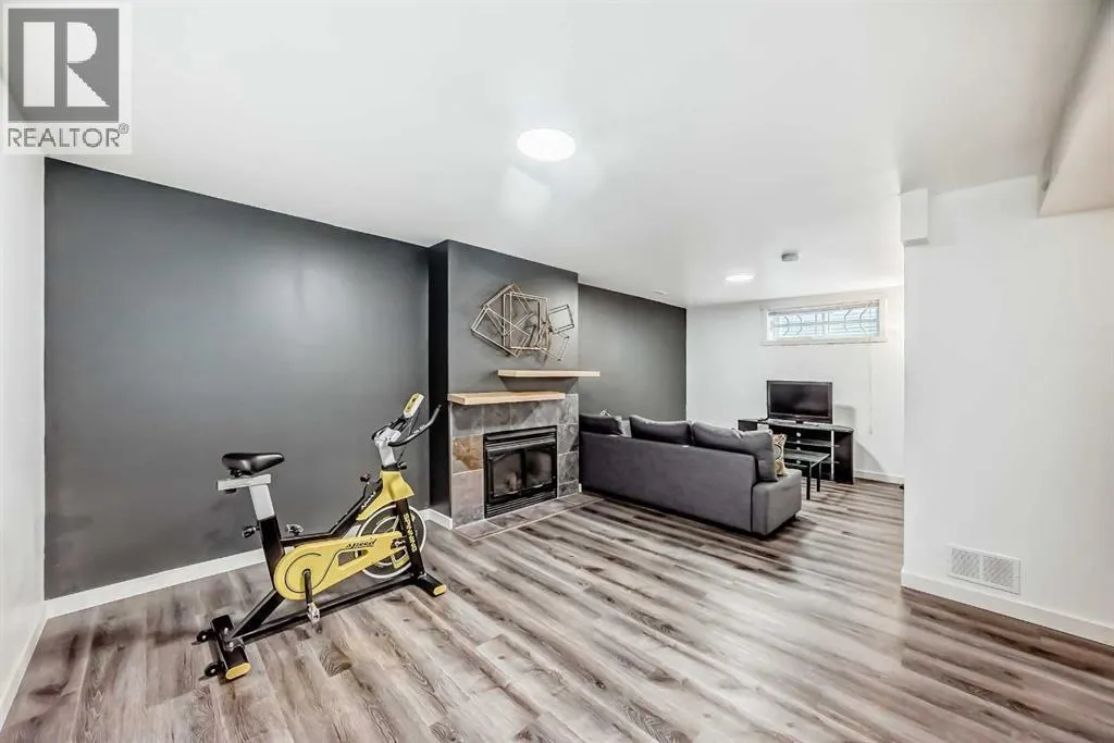 202 Bridlewood Court SW