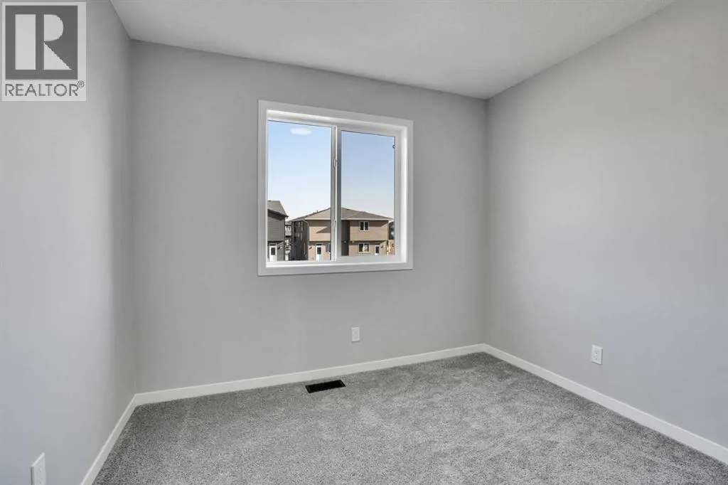 74 Corner Glen Grove NE