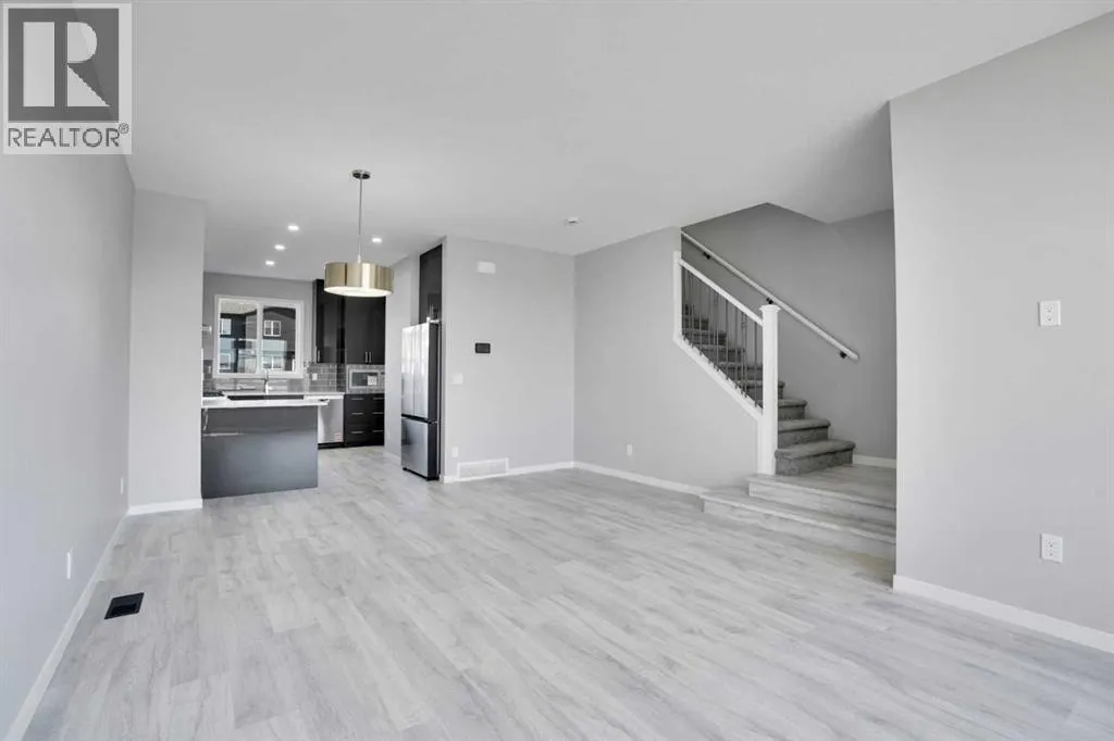 74 Corner Glen Grove NE