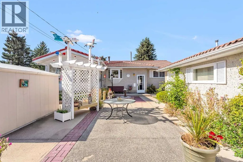 1012 Mackid Road NE