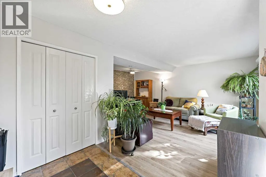 95, 2300 Oakmoor Drive SW