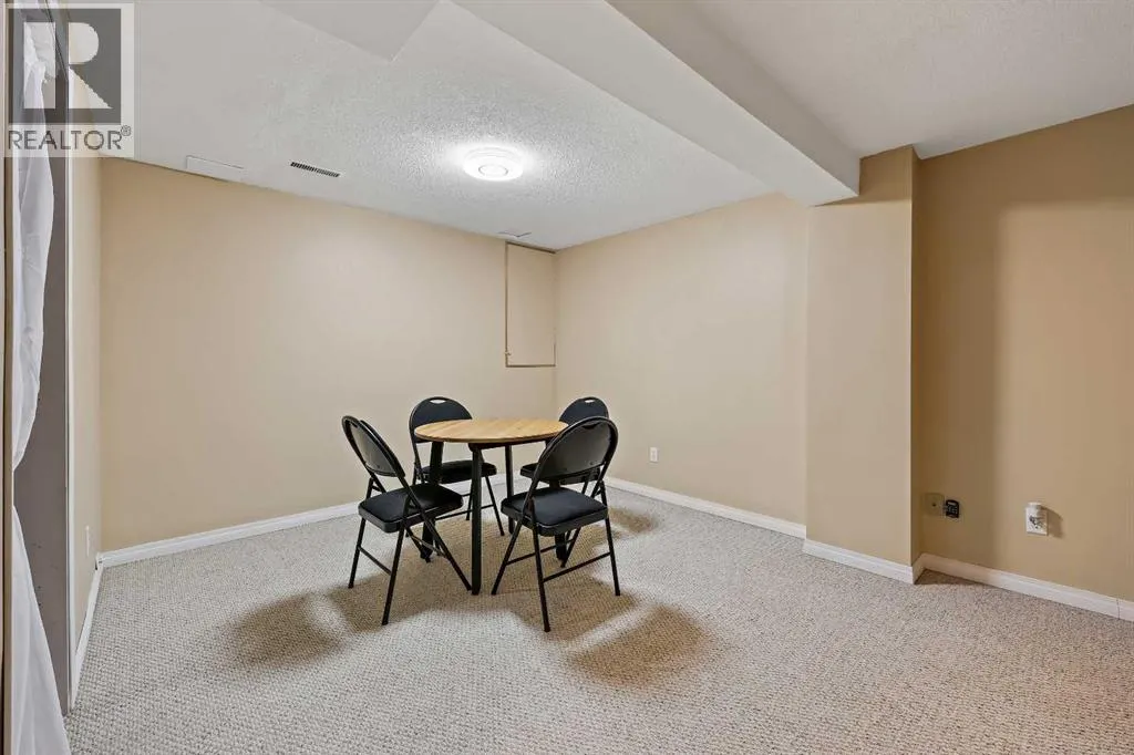 95, 2300 Oakmoor Drive SW