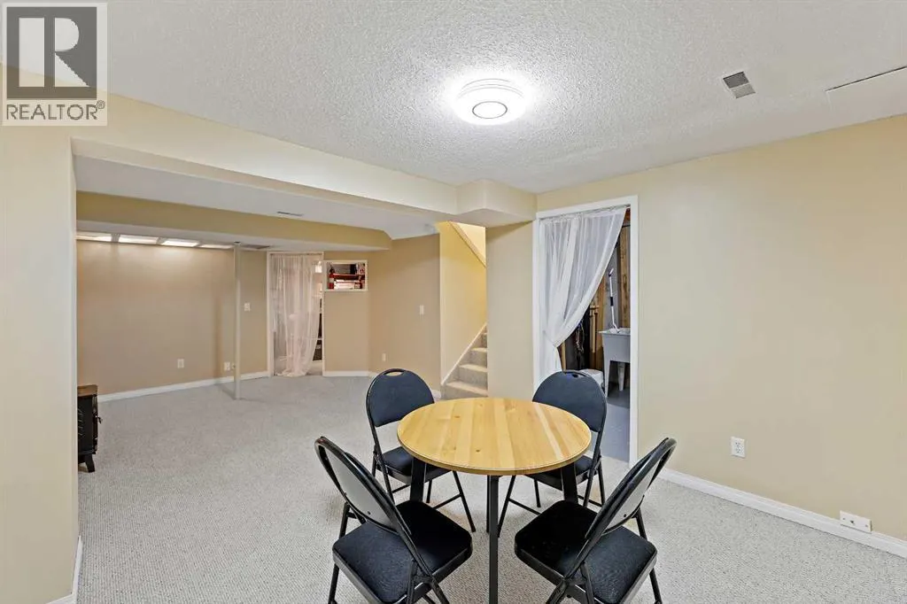 95, 2300 Oakmoor Drive SW