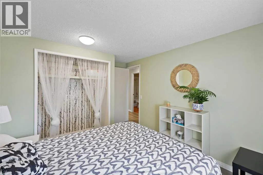 95, 2300 Oakmoor Drive SW