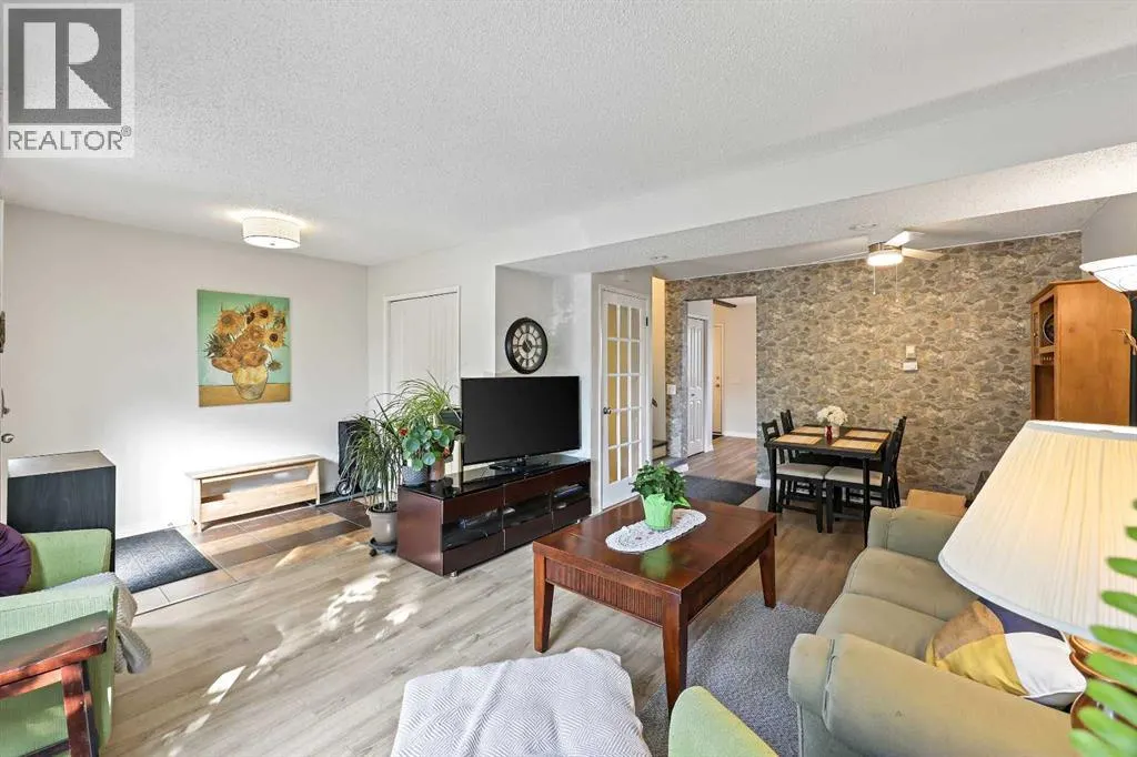 95, 2300 Oakmoor Drive SW